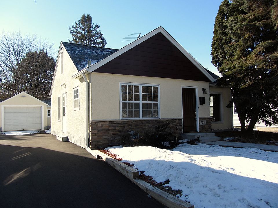 1st image of 686 Arlington Ave W