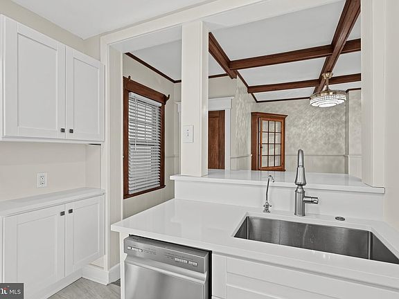 3rd image of 222 Berlin Rd