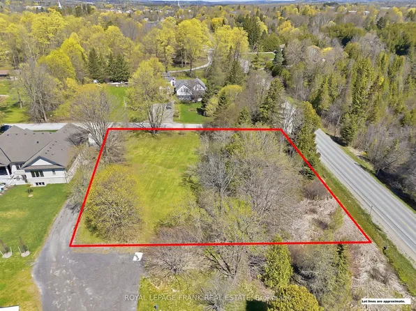 1 Crosby St, Uxbridge, ON L9P 0L3