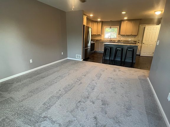 3rd image of 2909 Addison Dr