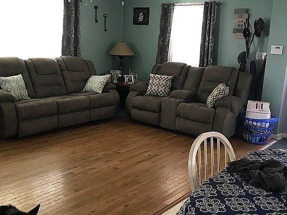 4th image of 694 Country Ln