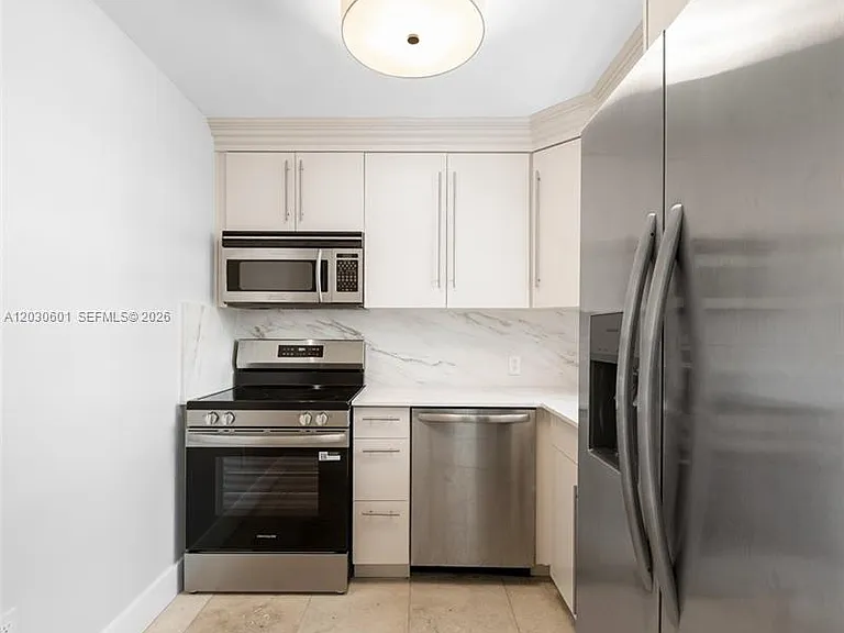 1610 Lenox Ave #316 — Photo 12