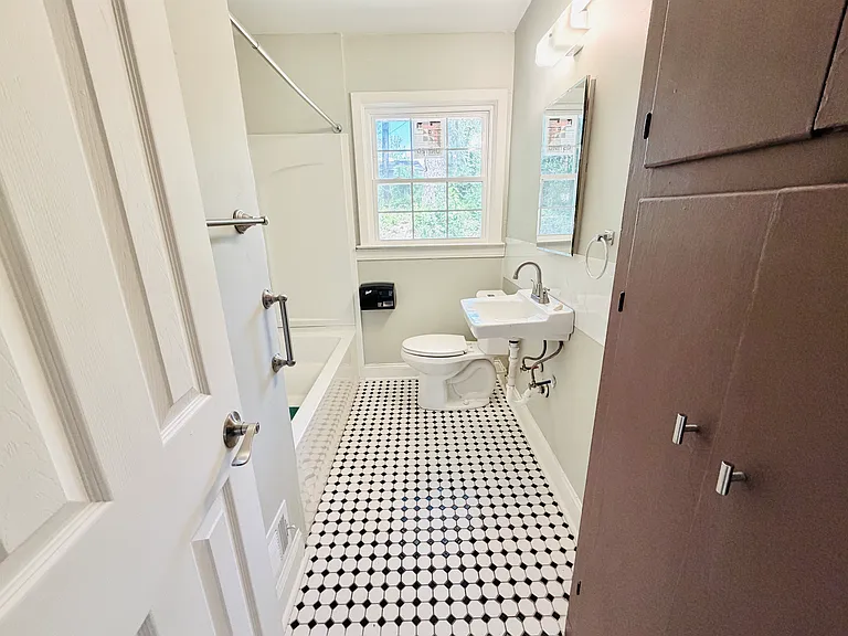 836 Delverton Rd — Photo 15