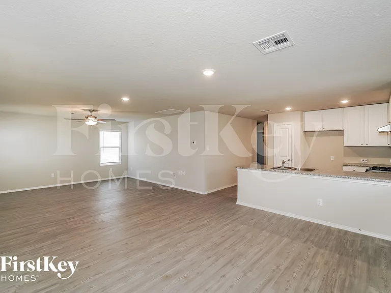 9211 Griffith Run — Photo 5