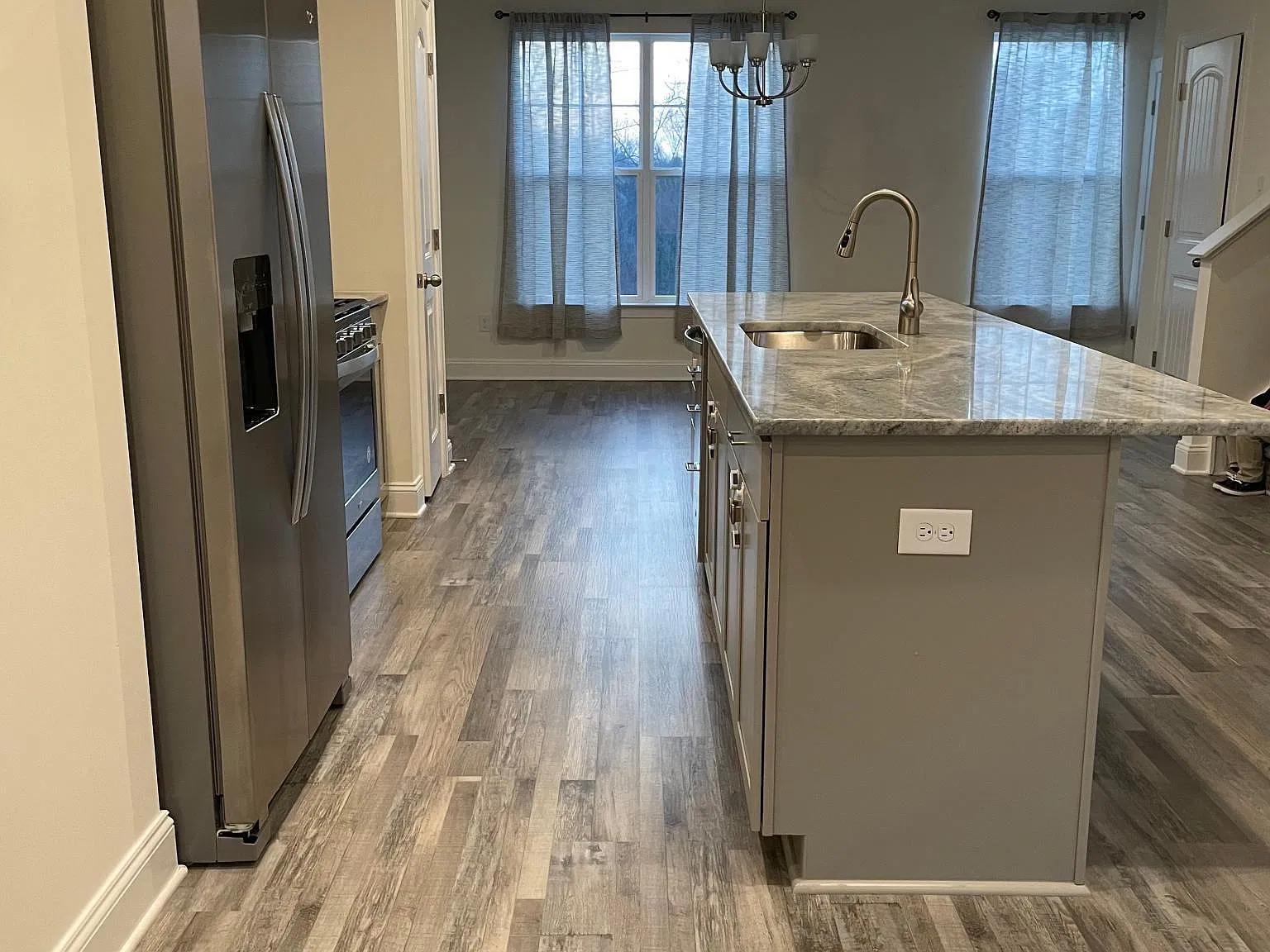 3 bed, 3.5 bath, 1826 sqft, $2,700 — Photo 4