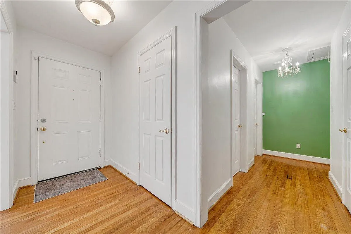 4 bed, 3.0 bath, 2298 sqft, $2,800 — Photo 3