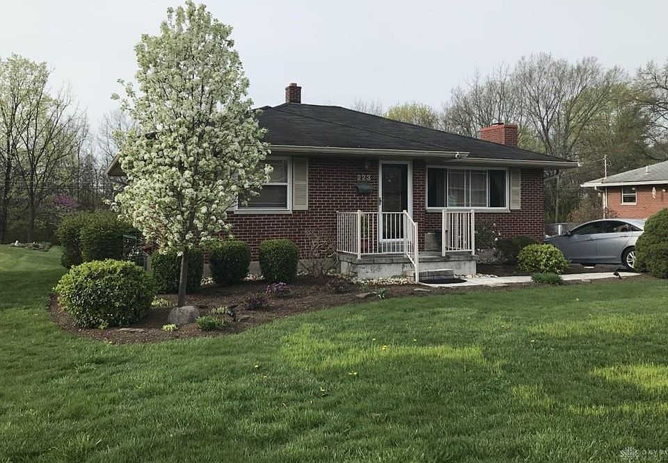 2nd image of 223 Summit St