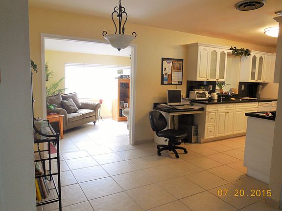 5th image of 300 N 31st Ave