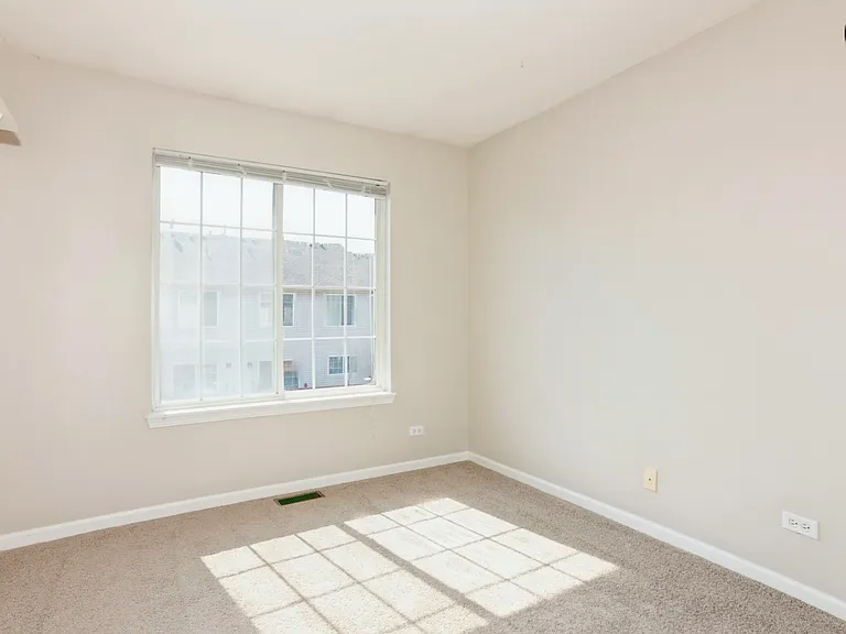 645 W Georgian Ct — Photo 12