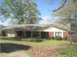 90 Shady Nook Dr, Deatsville, AL 36022