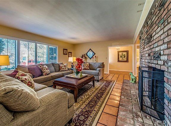 5th image of 1140 W 21st St