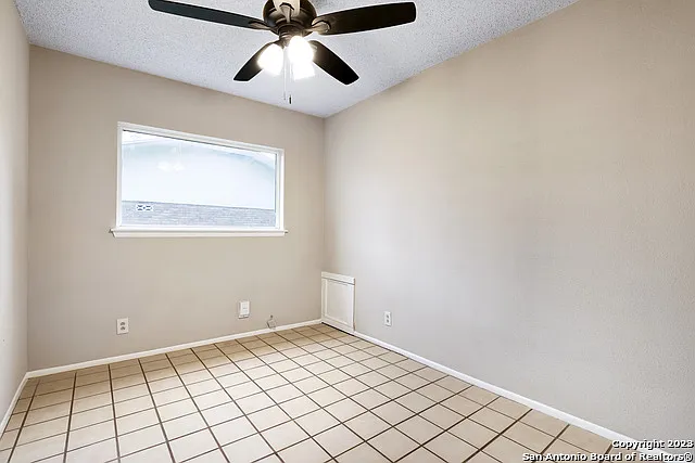 8138 Raritan St — Photo 18