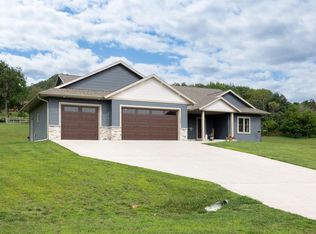 W7306 Sylvester Rd, Holmen, WI 54636