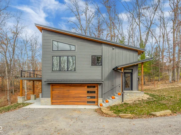 205 Woods Ln, Nashville, IN 47448