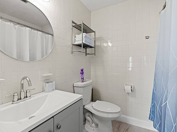 2nd image of 44 E Grand Ave #466
