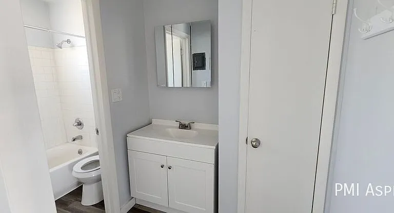 Keri Lyn Apartments — Photo 14