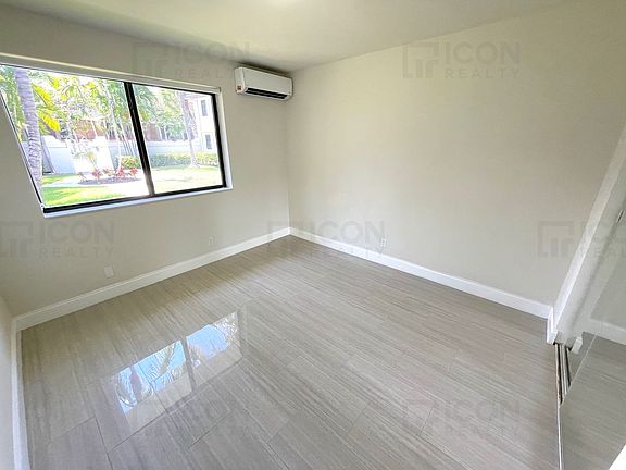 5th image of 912-918 NE 15th Ave #914-2