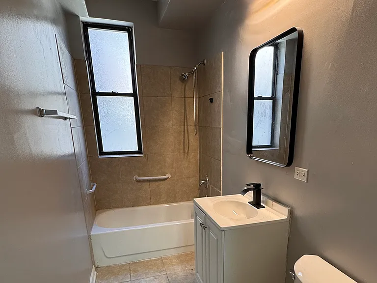 54 E 70th St #1 — Photo 4