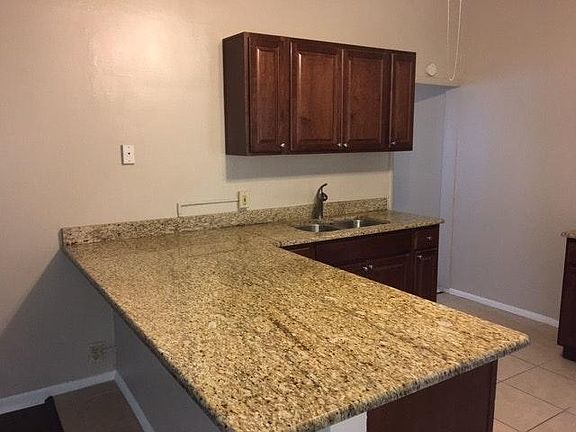 4th image of 836 24th Ave N #A