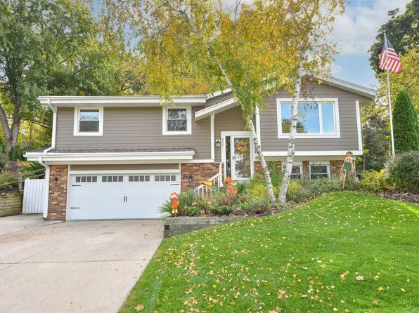 617 Coventry LANE, Hartland, WI 53029