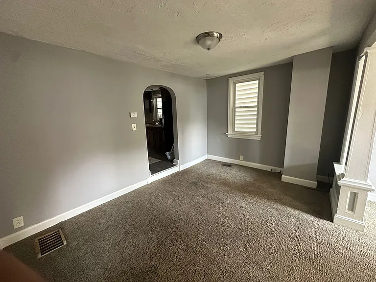 21 Girard Ave — Photo 3