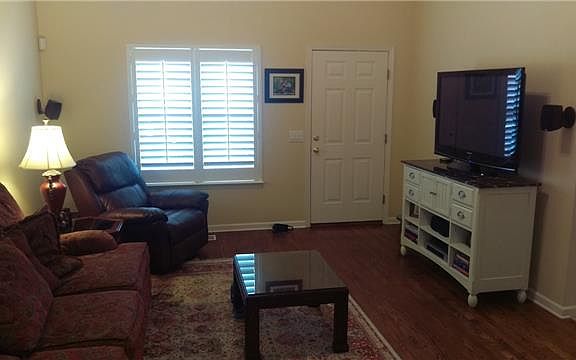 2nd image of 120 Iroquois Dr