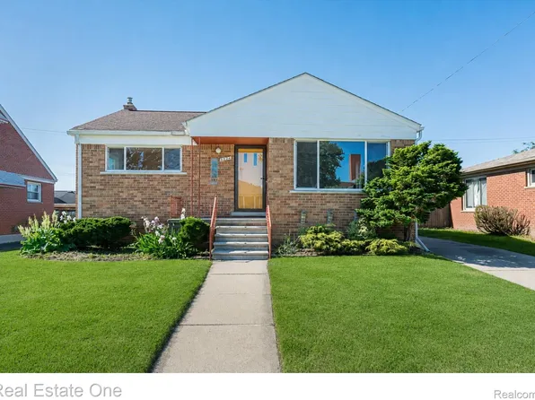 8272 Racine Rd, Warren, MI 48093
