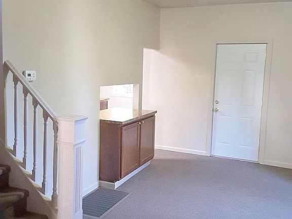 3rd image of 621 Aspenwald Ave