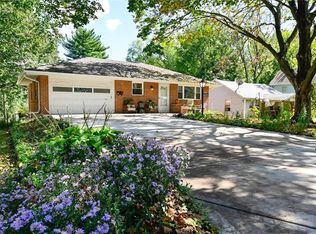 123 S Willow Ave, Sugar Creek, MO 64053
