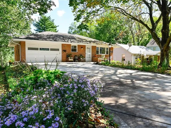 123 S Willow Ave, Sugar Creek, MO 64053