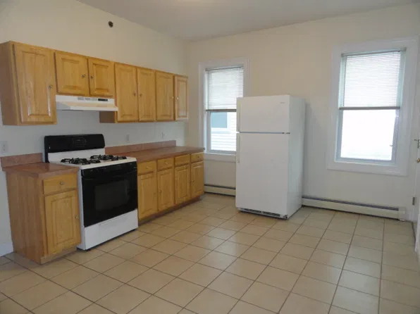32 Rockland Ave, Malden, MA 02148