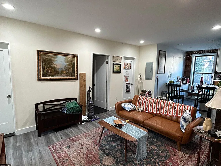 19 Cortes St — Photo 1