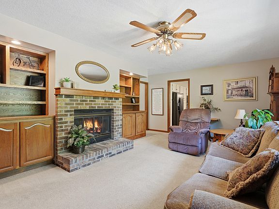 4th image of 2674 Leah Dr