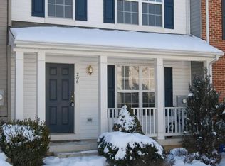 206 Cavalry Ct, Strasburg, VA 22657