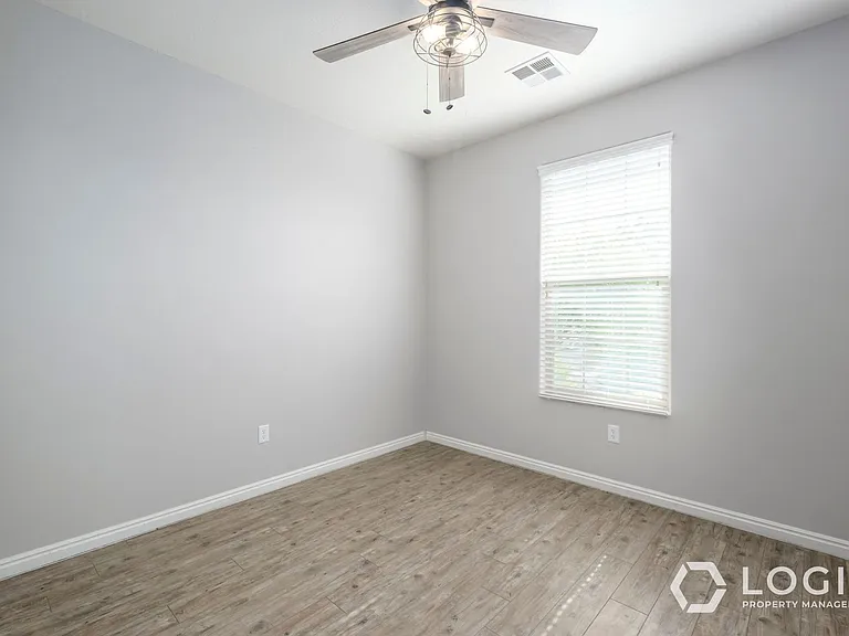 2445 E White Horse Dr — Photo 17