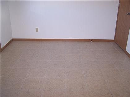 2nd image of 415 Prairie Hill Ct