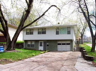 2033 N 68th St, Omaha, NE 68104