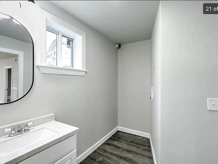 589 Public St #1 — Photo 6