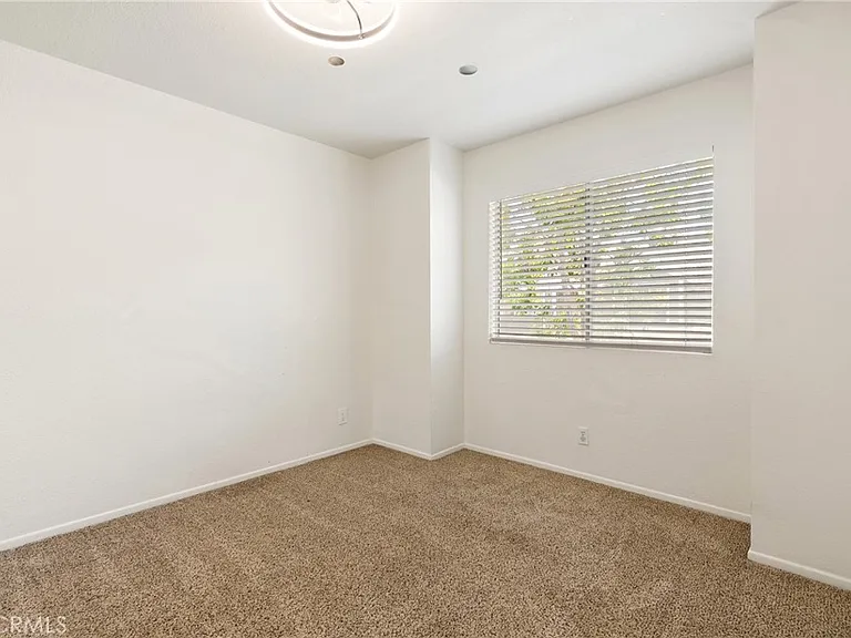 18 Meadowood — Photo 23