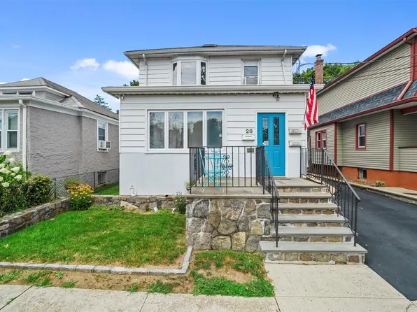 28 Acorn Terrace, New Rochelle, NY 10801