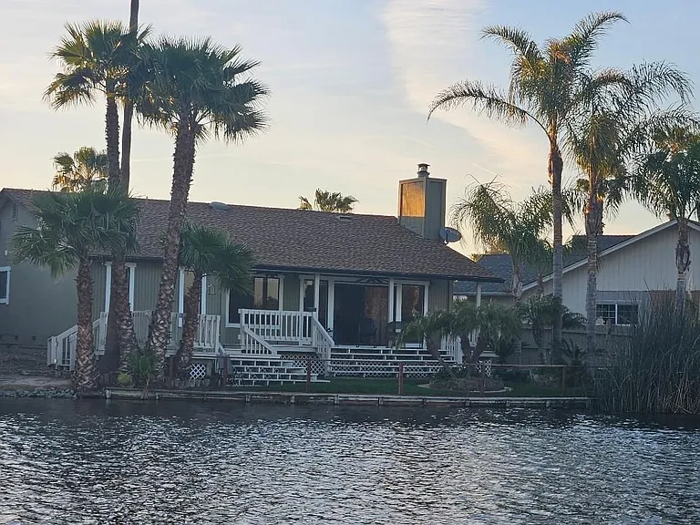 1315 Shell Ct — Photo 2
