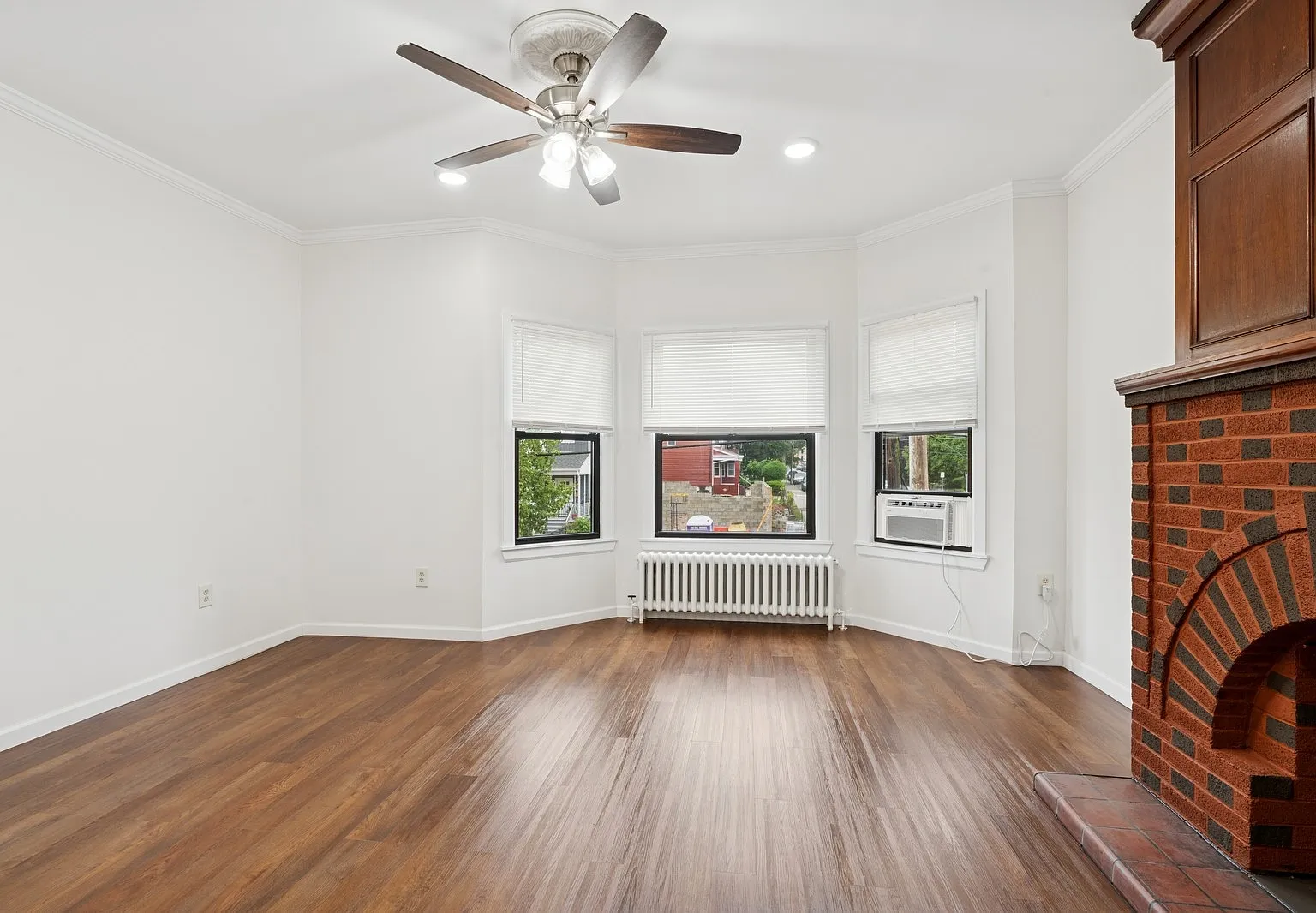 1 bed, 1.5 bath, 9999 sqft, $2,500 — Photo 4