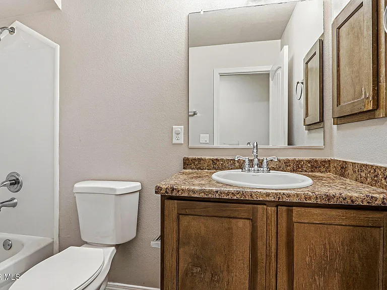 714 Hc Gilbert Minjares Dr #A — Photo 36