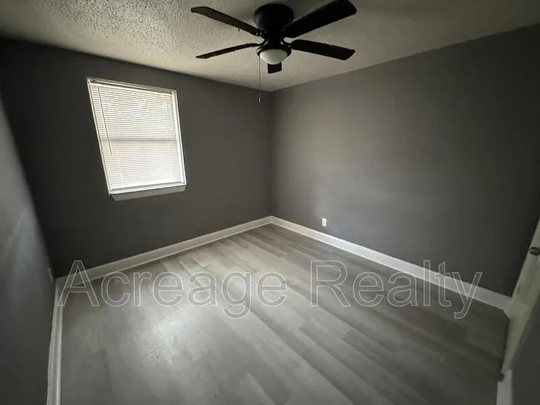 4114 Moncrief Rd — Photo 12