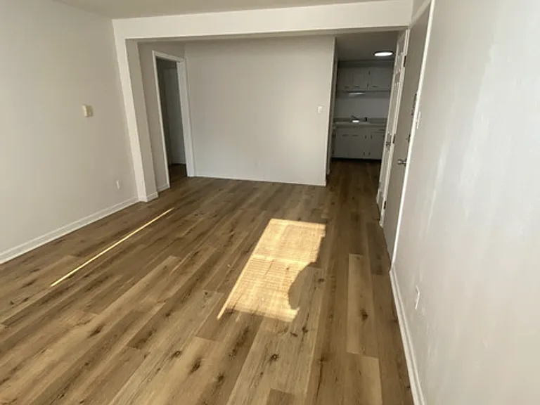 516 W Mulberry St — Photo 13