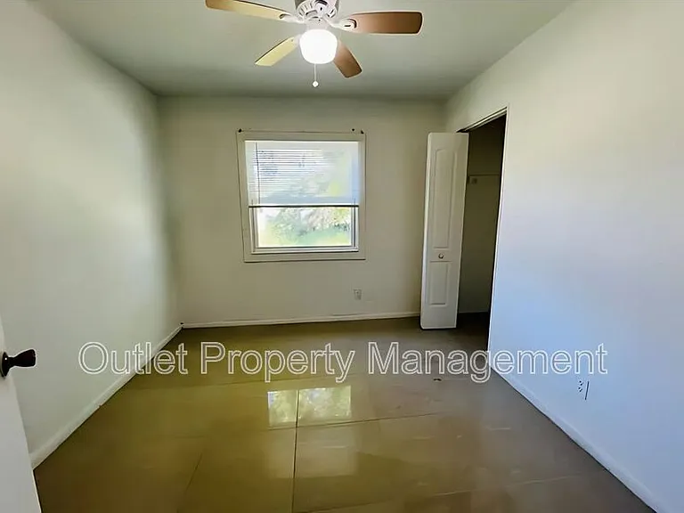 918 E 10th St #918A — Photo 3