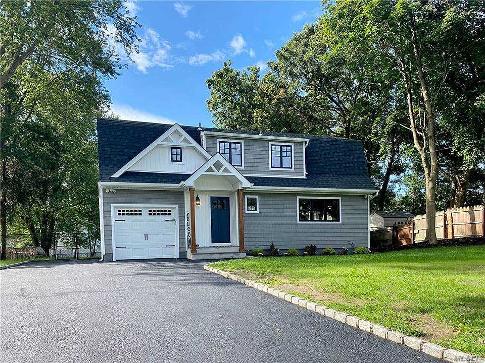 1st image of 4 Hollingwood Dr