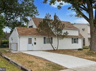 43 Geranium Rd, Levittown, PA 19057