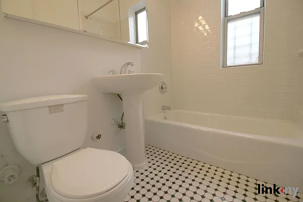 Rented by Link NY Realty | media 14