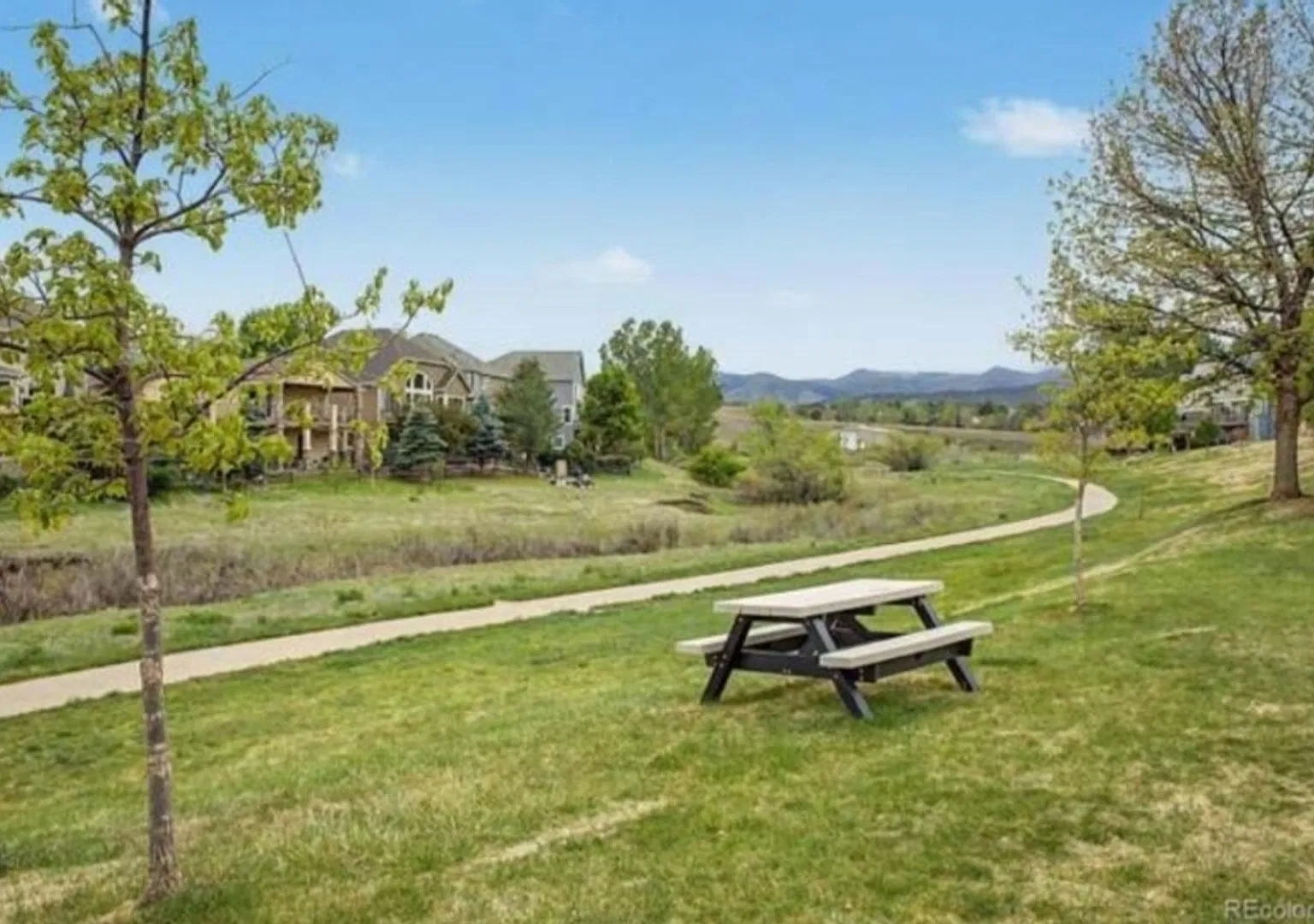 Spacious 3BR Townhome in Littleton — Photo 1